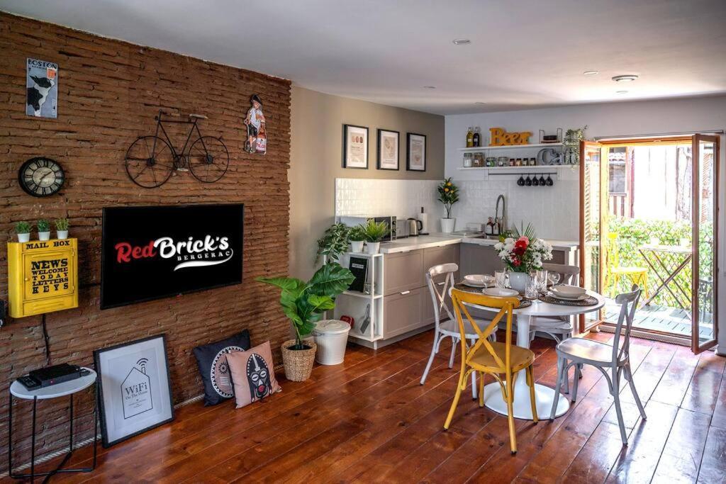 Apartamento Redbrick'S Bergerac, Au Coeur Du Centre Historique Exterior foto